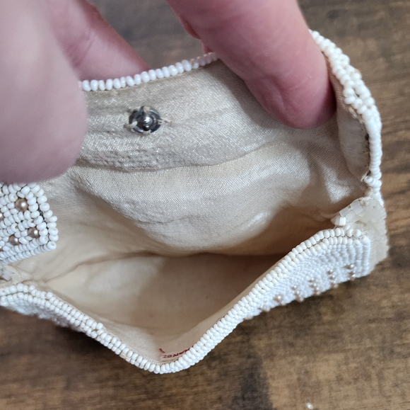 VINTAGE BEADED CLUTCH PEARL SEED BEADS SILK LINING BELT LOOP DESIGN - Picture 2 of 6